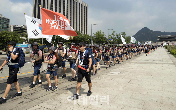 [포토] 더위를 뚫고...