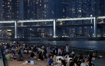 유례없는 폭염…편의점 여름상품·보양식 '인기'