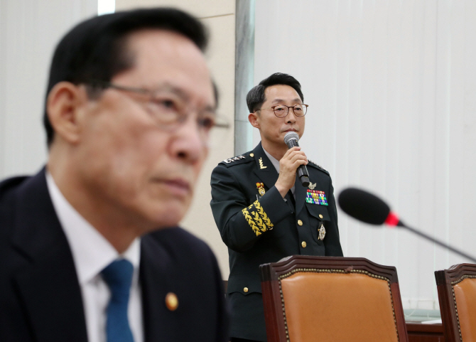 송영무 '5분' vs 이석구 '20분'…기무사 문건 보고 진술 엇갈려