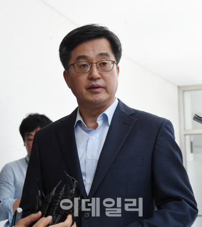 김동연 부총리, 내달 초 삼성 방문.. 이재용 부회장 만남 '주목'(종합)