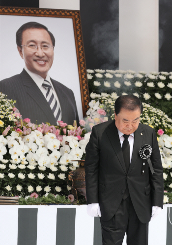 '노동자를 사랑했던, 약자의 벗' 故 노회찬 원내대표…영원히 잠들다