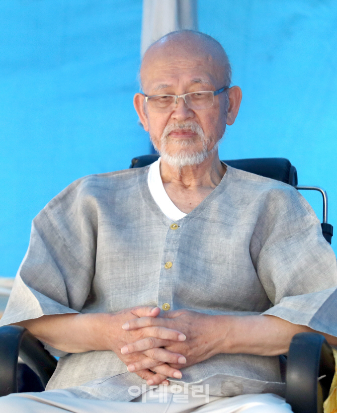 [포토]설조스님, 폭염 속 40일째 단식 농성 이어가