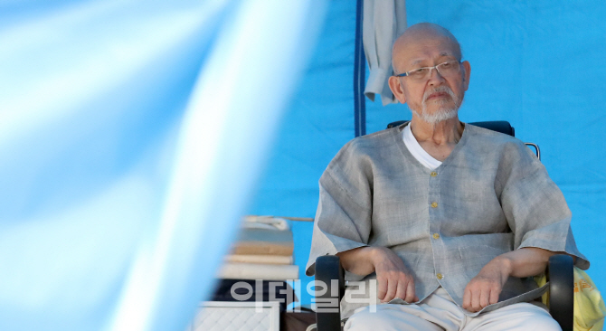 [포토]설조스님, 폭염 속 40일째 단식 농성