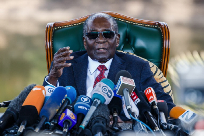 짐바브웨, '최악의 독재자' 무가베 없는 첫 대선 투표 시작