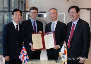 흔들리는 英 원전사업 갈림길..한전 수익성 악화 '우려'