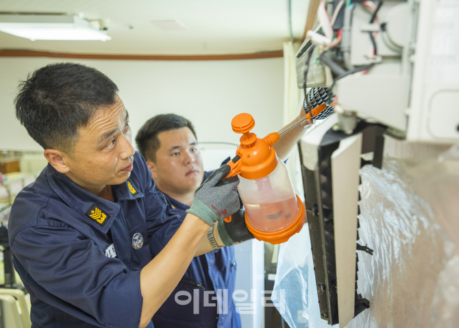 '봉사활동 전도사' 해군부사관, 이웃과 나눈 2400시간