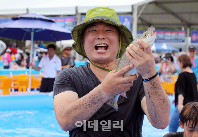 [포토]'내가 잡은 송어'
