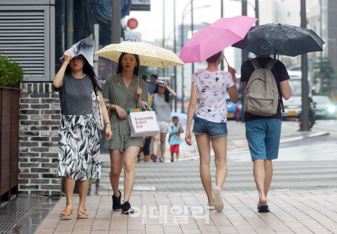 입추에도 낮 35도 '폭염'… 체감 너무 다른 절기, 왜?