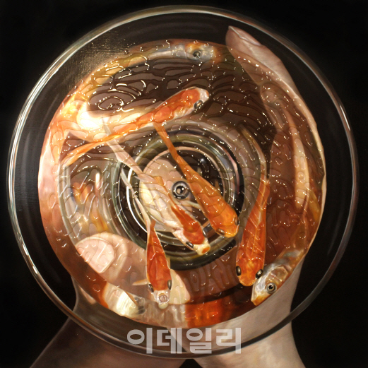 [e갤러리] '금붕어' 보듬어'쥐다'…남지형 '어항'