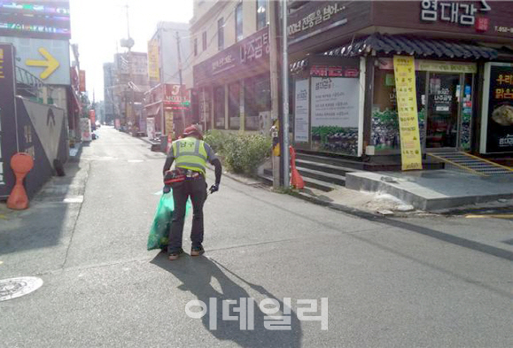 폭염에 야간·새벽근무까지…환경미화원 노동환경 바꾼다