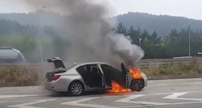 BMW 리콜 대상 아닌 차도 불타…형사고발에 법안발의까지