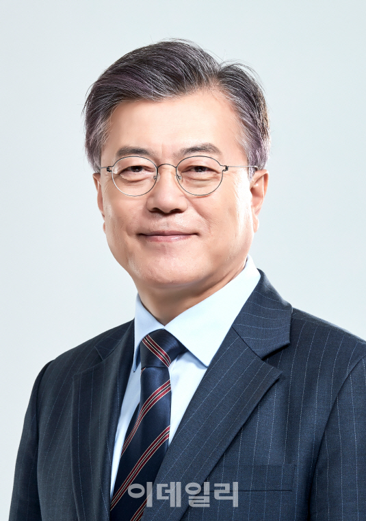 文대통령, 16일 여야 5당 원내대표 초청해 청와대서 오찬회동(속보)