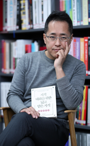 ⓛ'30년 광고맨'의 애독서…"지식의 재배열, 창의력 쓱"