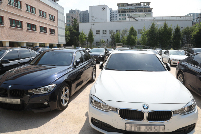 '독일 명차'의 추락..BMW 결국 운행정지 명령