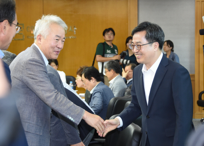 김동연 "내년 예산안, 일자리 중심 재정 확대"