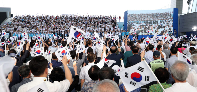 日 군사기지였던 용산서 광복절 경축식…"114년 만에 국민품으로"