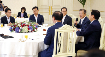 文대통령·여야5당 ‘협치 합의문’ 성과에도 실천없으면 휴지조각(종합)