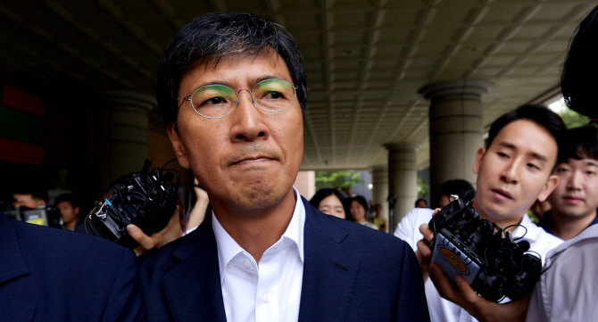 나경원, '안희정 무죄' 논평… "성관계 후 와인바 가면 대등한 관계?"