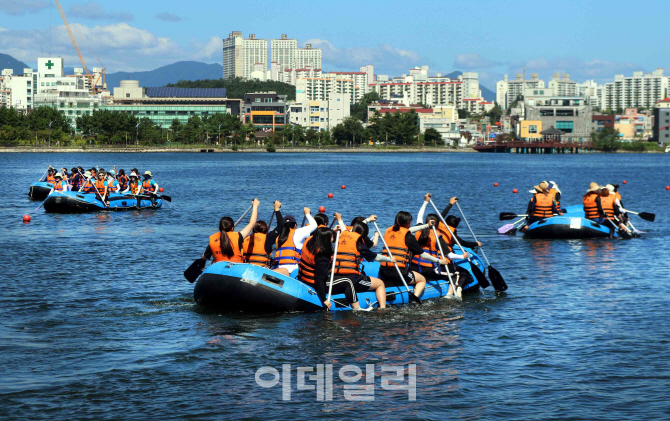 [포토] 보트체험하는 참가자들...