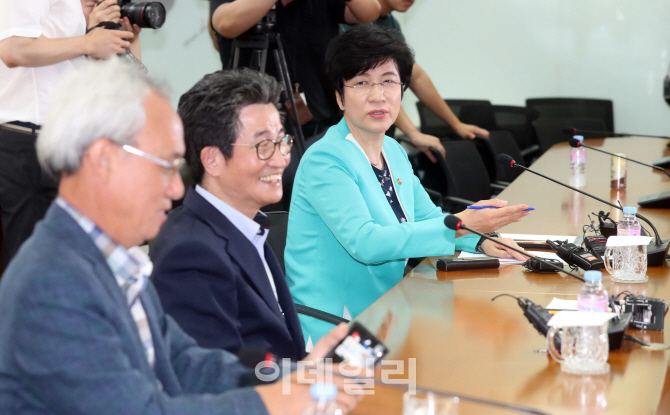[포토]발언하는 김영주 장관