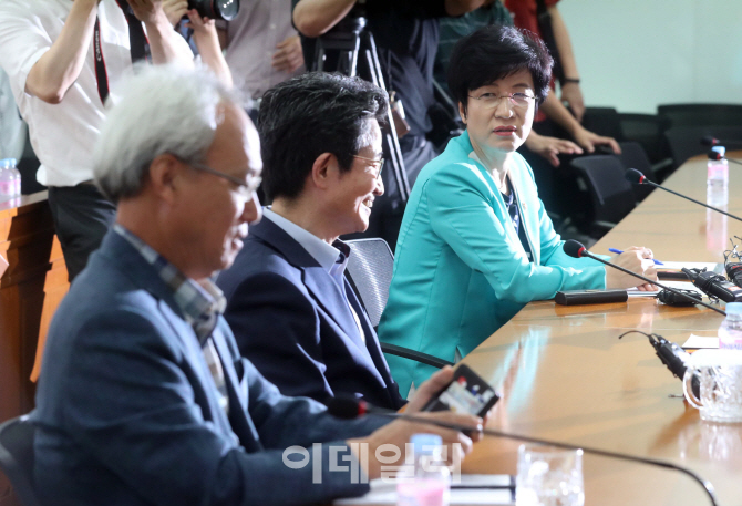 [포토]발언하는 김영주 고용노동부 장관