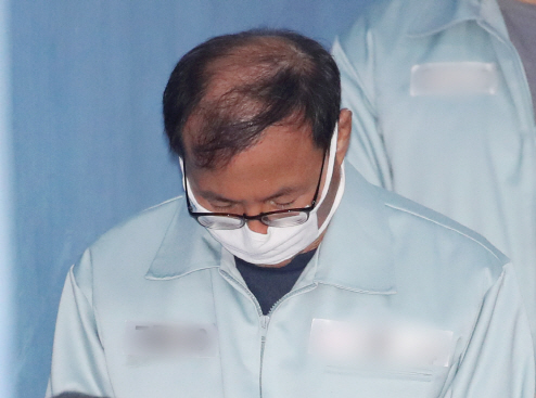 檢, 'MB국정원 정치개입 혐의' 신승균에 징역4년 구형