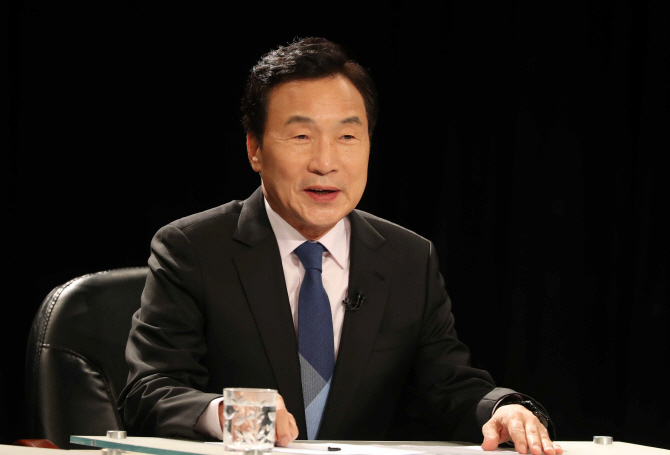 손학규 "경제위기 전정권 탓하는 이해찬…왜 이승만 탓이라고 안 하나"