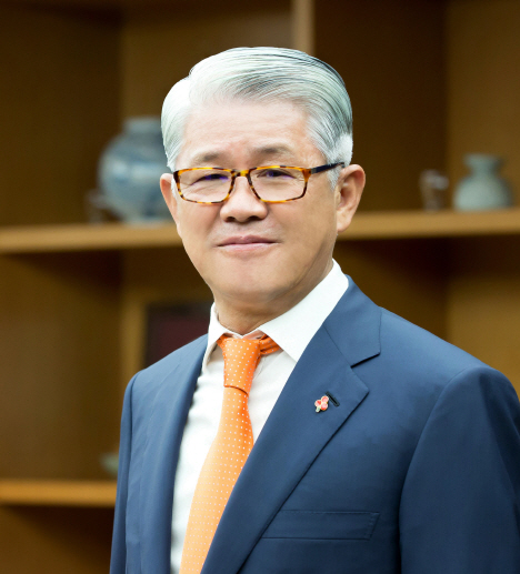 인니 간 최신원 SK네트웍스 회장, 동남아 철강사업 키운다