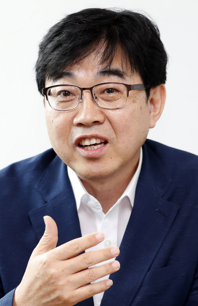인태연 靑자영업비서관 “자영업 위기, 최저임금보다 대기업 진입이 원인”