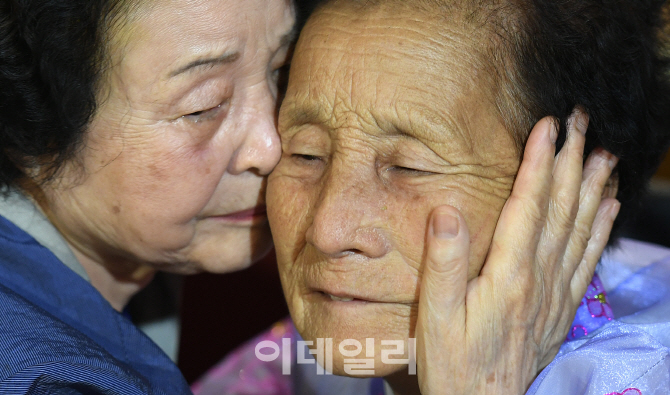 [포토]'꿈에서 다시 만날까'