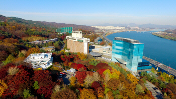 [호텔in]가을의 정취에 흠뻑 빠져볼까… 워커힐 2018 가을 객실 선보여外