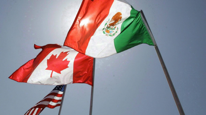 美의 對캐나다 압박 통하나.."新나프타 협상 돌입"