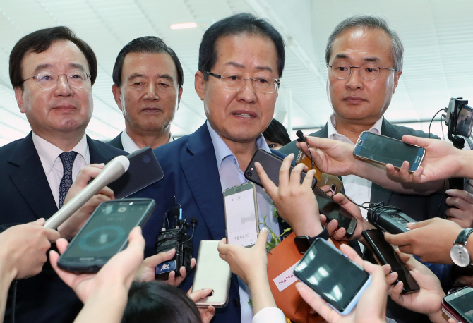 홍준표 "우리가 만든 프레임으로 시작 해야"…연방제 통일 프레임 경계