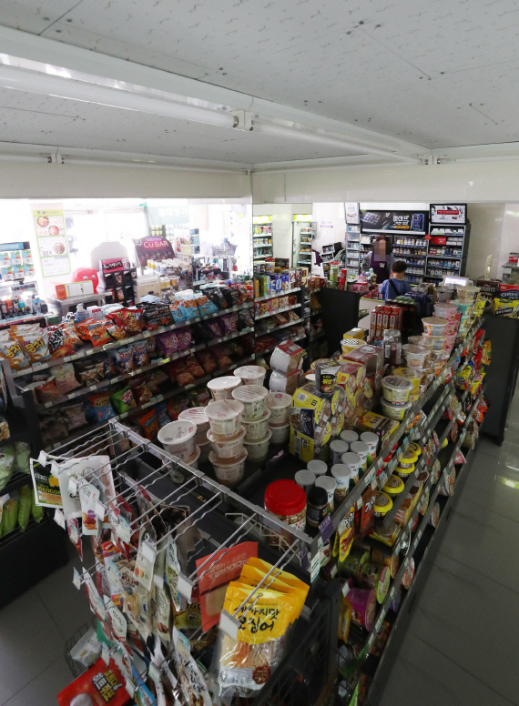 서울시, 담배판매점간 거리 100m로 늘린다…편의점 신규출점 억제
