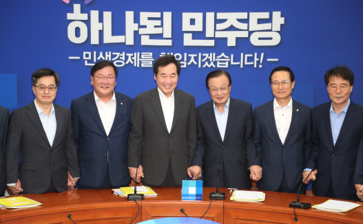 이해찬 "3주택 이상이거나 초고가 주택에 종부세 도입해야"