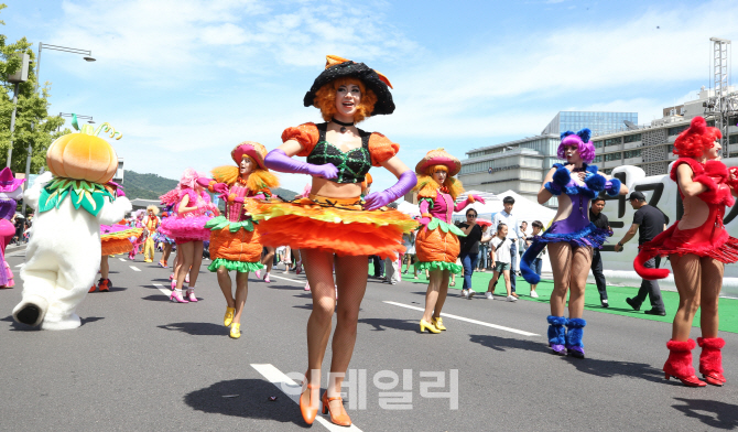 [포토]세종대로에서 펼쳐진 할로윈 축제