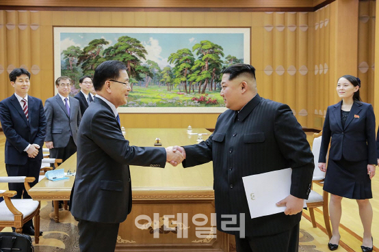 특사단, 오후 9시 50분경 서울공항 도착…文대통령 보고 이후 6일 방북 성과 브리핑 예정(상보)