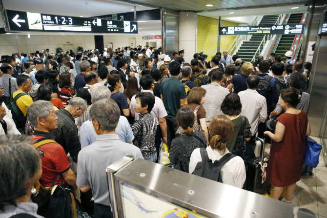 [포토] 강진 피해 홋카이도 공항 운항 재개