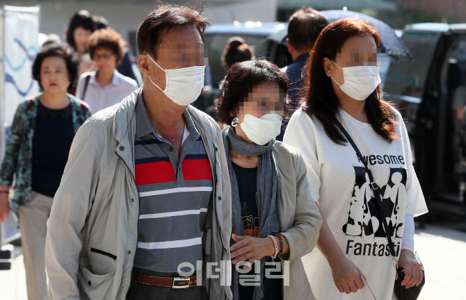 [포토]메르스 예방, '마스크가 필수'