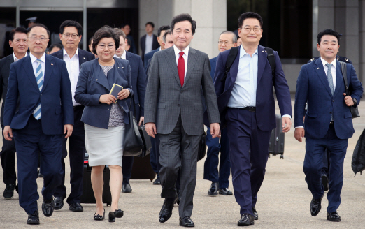 이낙연 총리, 러시아 '동방경제포럼' 출국.. 푸틴·아베 만난다