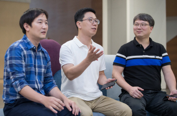 게임하면서 음악듣고 메시지까지 보내도 거뜬.."갤노트9, 게임 최강폰 자신"