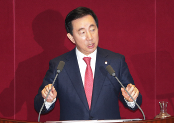‘세금살포’ 비난하던 김성태 “1인 출산에 1억, 실거주자 양도세 폐지”
