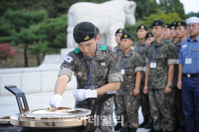 병무청, 자원 병역이행 모범병사 초청 '격려'