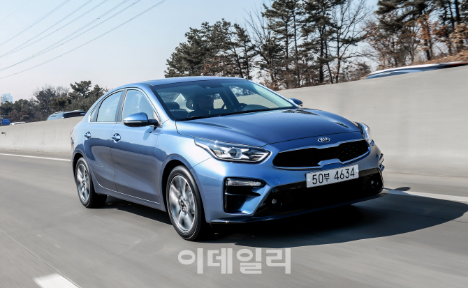 [타봤어요]역대급 연비로 무장한 ‘리틀 스팅어’..올 뉴 K3