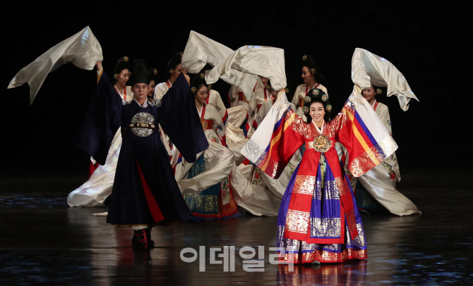 "춤은 국경 넘은 '언어'…세계가 춤으로 소통하길"