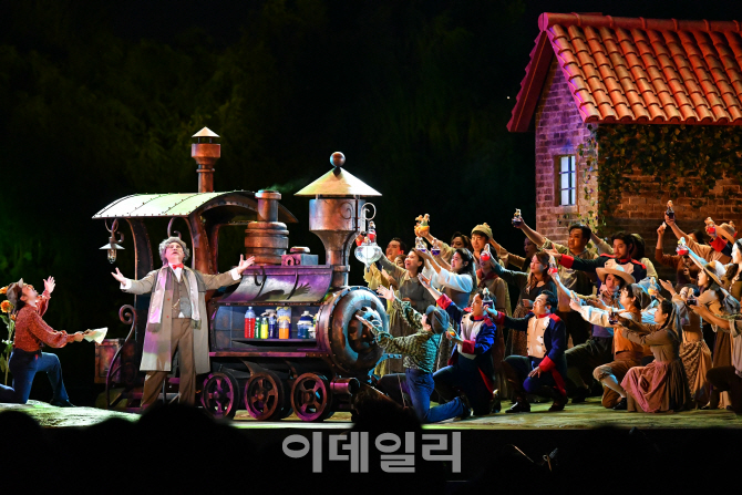 야외오페라 ‘사랑의 묘약’에 시민 4000명 몰려