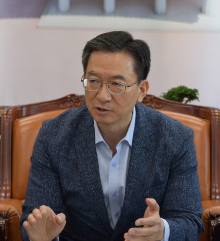 [인터뷰]③정성호 "국회, 약속깨는 게 일상..신뢰 받겠나"