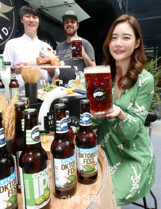 [포토]양지훈 셰프, 옥토퍼베스트 스페셜 메뉴 선보여