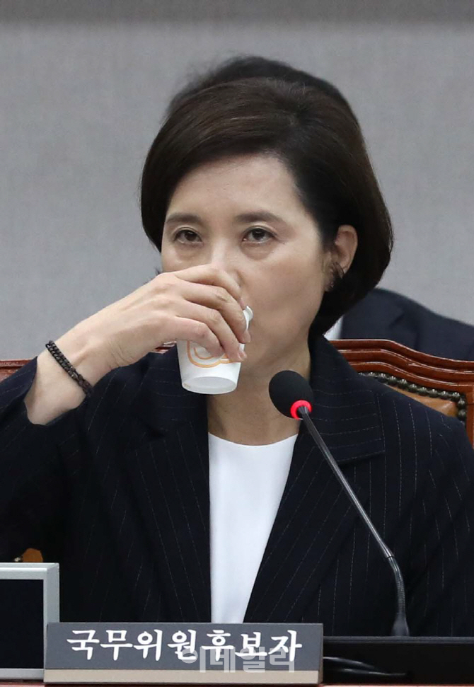 [포토]물마시는 유은혜 사회부총리 후보자