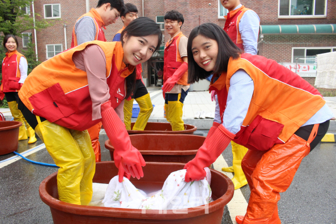 SK케미칼 신입사원, 사회 첫 발은 봉사활동